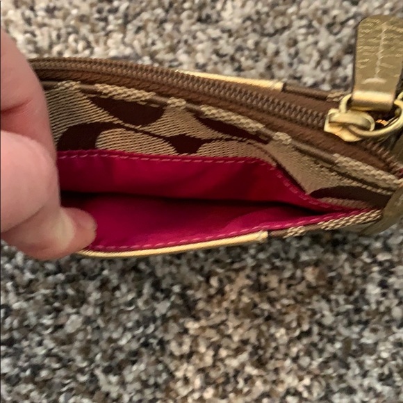 Coach small wallet with gold accents - Picture 5 of 7